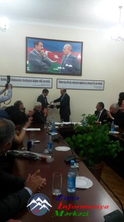 Bədirxan Əhmədov «Qızıl Kəlmə» mükafatına layiq görüldü Bədirxan Əhmədov «Qızıl Kəlmə» mükafatına layiq görüldü