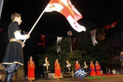 "Sarvan" folkor ansabılı Türkiyədə 15-ci Dənizli Beynəlxalq Rəqs Festivalında iştirak edib "Sarvan" folkor ansabılı Türkiyədə 15-ci Dənizli Beynəlxalq Rəqs Festivalında iştirak edib