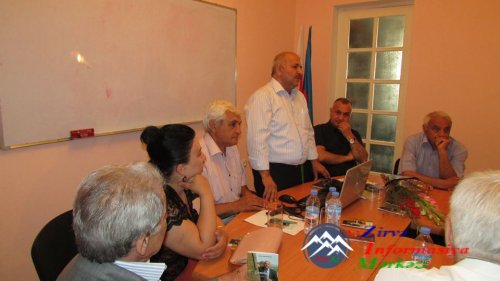 Nizami Məmmədzadənin “Çələbilər” poemasının təqdimatı Nizami Məmmədzadənin “Çələbilər” poemasının təqdimatı