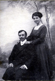 Üzeyir Hacıbəyov və Müslüm Maqomayev həm də bacanaq idilər... Üzeyir Hacıbəyov və Müslüm Maqomayev həm də bacanaq idilər...