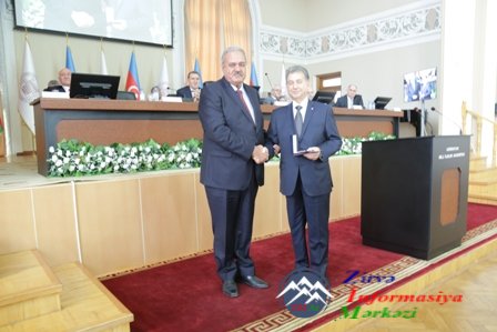 AMEA-nın bir qrup əməkdaşına orden, medal və diplomlar təqdim edilib