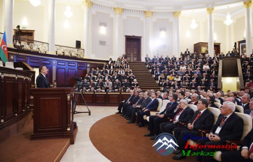 İlham Əliyev AMEA-nın 70 illik yubileyinə həsr olunmuş ümumi yığıncaqda iştirak edib