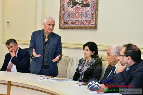 Xəzangül xanımın “Özümü axtarıram" şeirlər kitabının təqdimat mərasimi keçirilib Xəzangül xanımın “Özümü axtarıram" şeirlər kitabının təqdimat mərasimi keçirilib