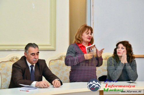 Xəzangül xanımın “Özümü axtarıram" şeirlər kitabının təqdimat mərasimi keçirilib Xəzangül xanımın “Özümü axtarıram" şeirlər kitabının təqdimat mərasimi keçirilib