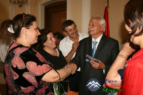 Ləyaqətli nümunə: RƏNA ƏLİYEVA Ləyaqətli nümunə: RƏNA ƏLİYEVA