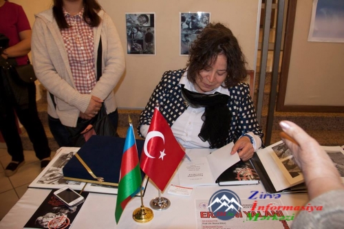 Bursada Xocalı Soyqrımı anılıb Bursada Xocalı Soyqrımı anılıb