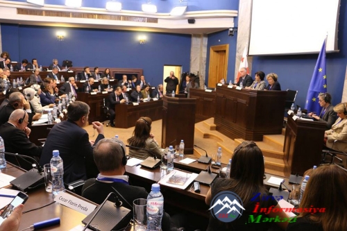 Tbilisidə AŞPA-nın iclasında qaçqın, məcburi köçkün və miqrantların vəziyyətinə dair hesabatlar dinlənilib Tbilisidə AŞPA-nın iclasında qaçqın, məcburi köçkün və miqrantların vəziyyətinə dair hesabatlar dinlənilib