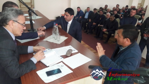 Milli Məclisin deputatı Əflatun Amaşov seçicilərlə görüşdü Milli Məclisin deputatı Əflatun Amaşov seçicilərlə görüşdü
