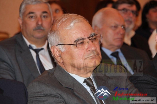 Jurnalistlər ümummilli lider Heydər Əliyevin xatirəsini anıblar Jurnalistlər ümummilli lider Heydər Əliyevin xatirəsini anıblar
