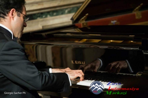 Milli musigimizi çalan yegane Italyali pianist Aldo Ragone