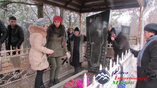 Bu gün Faxralıda Qanlı 20 Yanvarda həlak olan 25 yaşlı gəncin qəbrini ziyarət etdik...