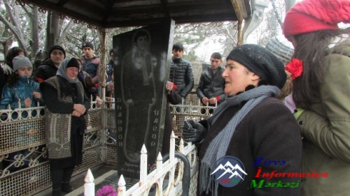 Bu gün Faxralıda Qanlı 20 Yanvarda həlak olan 25 yaşlı gəncin qəbrini ziyarət etdik...