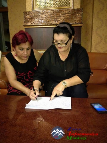 Sona ABBASƏLİQIZI: "Barmağında üzük olmaq istərəm..." Sona ABBASƏLİQIZI: "Barmağında üzük olmaq istərəm..."