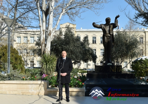 İlham Əliyev görkəmli dirijor, maestro Niyazinin Bakıda abidəsinin açılış mərasimində iştirak edib