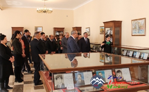 AMEA Naxçıvan Bölməsinin əməkdaşları Xatirə Muzeyini ziyarət ediblər AMEA Naxçıvan Bölməsinin əməkdaşları Xatirə Muzeyini ziyarət ediblər