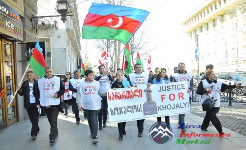 "Borçalı-İrəli" İctimai Birliyinin təşəbbüsü və təşkilatçılığı ilə Tbilisidə Xocalı Soyqırımının 25 ci-il dönümü ilə əlaqədar yürüş keçirilib "Borçalı-İrəli" İctimai Birliyinin təşəbbüsü və təşkilatçılığı ilə Tbilisidə Xocalı Soyqırımının 25 ci-il dönümü ilə əlaqədar yürüş keçirilib