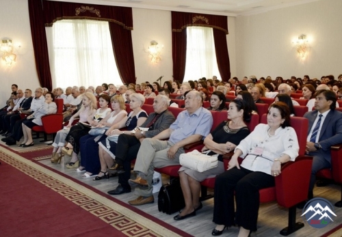 Akademik Bahadur Zeynalovun 100 illik yubileyinə həsr olunan beynəlxalq konfrans keçirilib