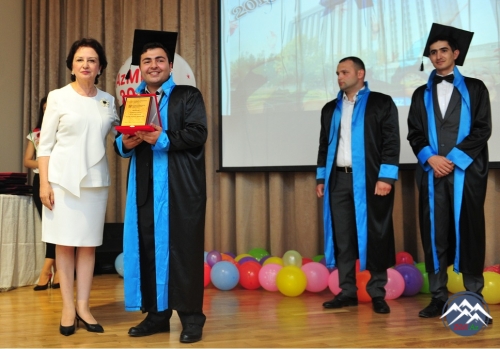 AzMİU-da Məzun Günü AzMİU-da Məzun Günü