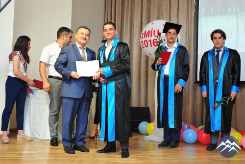 AzMİU-da Məzun Günü AzMİU-da Məzun Günü