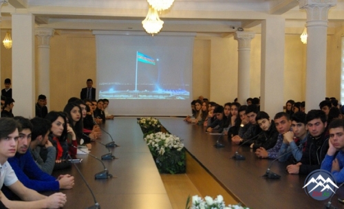 AzTU-da Dövlət Bayrağı və Azərbaycan Respublikasının Konstitusiya günlərinə həsr olunmuş tədbir keçirilib AzTU-da Dövlət Bayrağı və Azərbaycan Respublikasının Konstitusiya günlərinə həsr olunmuş tədbir keçirilib