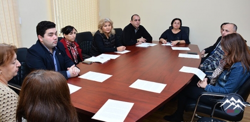 Konstitusiya Gününə həsr olunan "dəyirmi masa" keçirilib