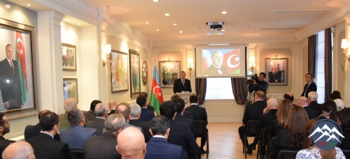 Marneulinin rəhbər şəxsləri Azərbaycan xalqının Ümummilli Lideri Heydər Əliyevin xatirəsini yad ediblər Marneulinin rəhbər şəxsləri Azərbaycan xalqının Ümummilli Lideri Heydər Əliyevin xatirəsini yad ediblər