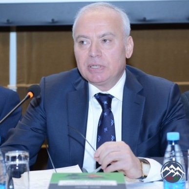 Professor Əmir Əliyevin “Azərbaycan beynəlxalq cinayətlər hədəfində: hüquqi təhlil” kitabının təqdimatı olub Professor Əmir Əliyevin “Azərbaycan beynəlxalq cinayətlər hədəfində: hüquqi təhlil” kitabının təqdimatı olub