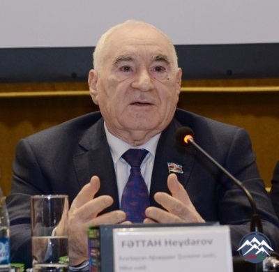 Professor Əmir Əliyevin “Azərbaycan beynəlxalq cinayətlər hədəfində: hüquqi təhlil” kitabının təqdimatı olub Professor Əmir Əliyevin “Azərbaycan beynəlxalq cinayətlər hədəfində: hüquqi təhlil” kitabının təqdimatı olub