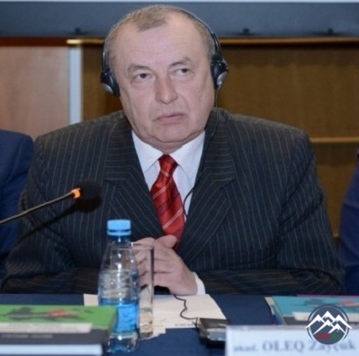 Professor Əmir Əliyevin “Azərbaycan beynəlxalq cinayətlər hədəfində: hüquqi təhlil” kitabının təqdimatı olub Professor Əmir Əliyevin “Azərbaycan beynəlxalq cinayətlər hədəfində: hüquqi təhlil” kitabının təqdimatı olub
