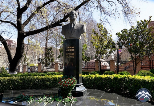 Diasporla İş üzrə Dövlət Komitəsinin sədri Gürcüstanda rəsmi səfərdə olub, soydaşlarımızın problemləri ilə maraqlanıb - YENİLƏNİB Diasporla İş üzrə Dövlət Komitəsinin sədri Gürcüstanda rəsmi səfərdə olub, soydaşlarımızın problemləri ilə maraqlanıb - YENİLƏNİB