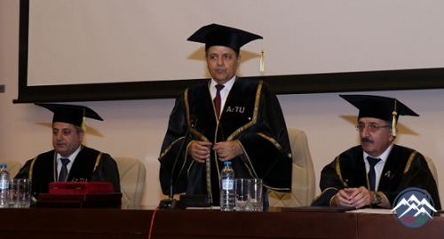Almaniyalı professor Sylvio Simona AzTU-nun fəxri doktoru adı verilib Almaniyalı professor Sylvio Simona AzTU-nun fəxri doktoru adı verilib