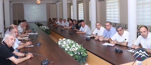 AzTU-nun rektor əvəzi, professor Xalıq Yahudov universitetdə Yay məktəbinin tədrisi ilə bağlı professor-müəllim heyəti ilə görüşüb