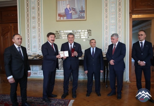 Akademik İsa Həbibbəyli “Nizami Gəncəvi” medalı ilə təltif olunub Akademik İsa Həbibbəyli “Nizami Gəncəvi” medalı ilə təltif olunub