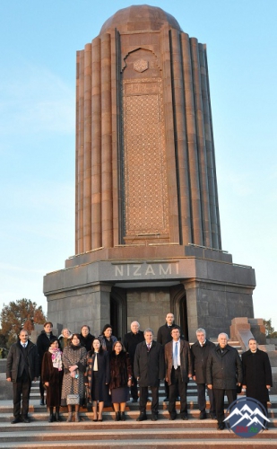 “Yaşayan Nizami Gəncəvi” konfransı keçirilib “Yaşayan Nizami Gəncəvi” konfransı keçirilib