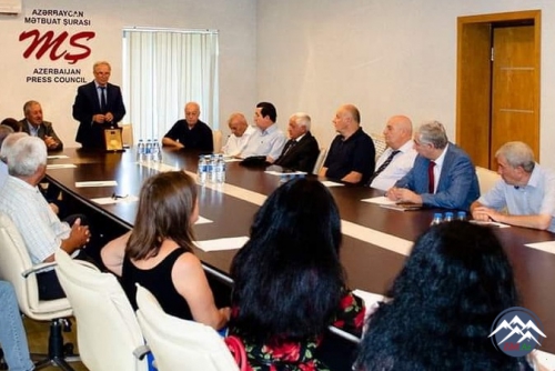 Mətbuat Şurasında veteran jurnalist Ənvər Məşədiyevin 80 illik yubileyinə həsr olunmuş toplantı keçirilib Mətbuat Şurasında veteran jurnalist Ənvər Məşədiyevin 80 illik yubileyinə həsr olunmuş toplantı keçirilib
