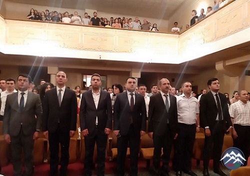 Gəncədə “Dəmir yumruq” tamaşası nümayiş olunub Gəncədə “Dəmir yumruq” tamaşası nümayiş olunub