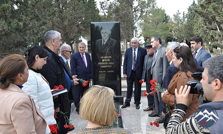 Görkəmli ədəbiyyatşünas alimlərin anım günü qeyd olunub