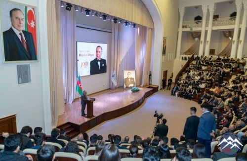 AzTU-da Ulu Öndərin 100 illik yubileyinə həsr olunan tədbir keçirilib AzTU-da Ulu Öndərin 100 illik yubileyinə həsr olunan tədbir keçirilib