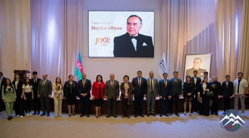 AzTU-da Ulu Öndərin 100 illik yubileyinə həsr olunan tədbir keçirilib AzTU-da Ulu Öndərin 100 illik yubileyinə həsr olunan tədbir keçirilib